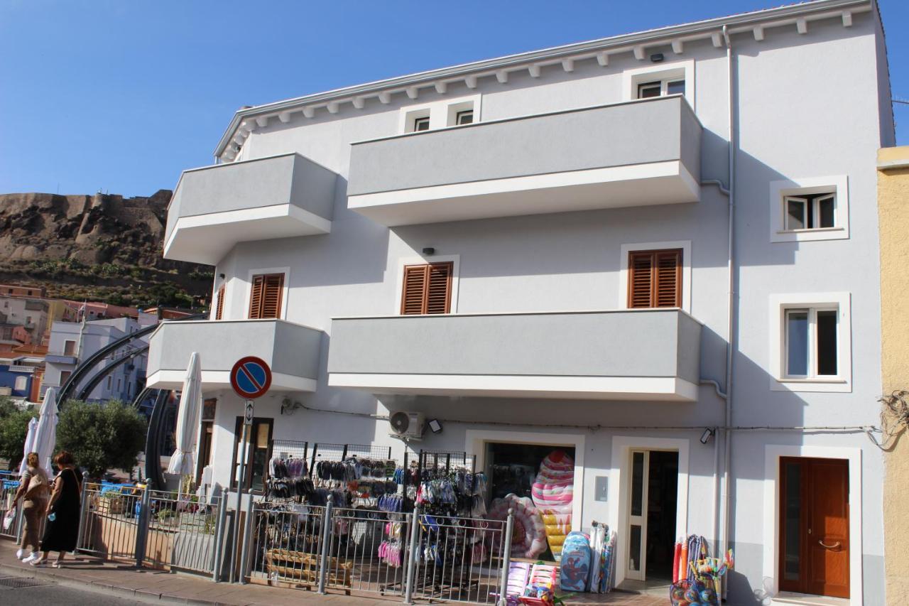 B&B Piazza Nuova Castelsardo Buitenkant foto